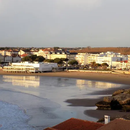 - Pleine Vue Pour Cet Classe 2 Etoiles - Les Tamaris Royan