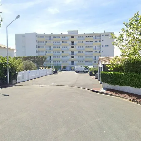 Apartment - Pleine Vue Pour Cet Classe 2 Etoiles - Les Tamaris Royan