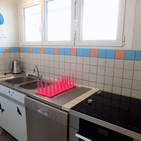 - Pleine Vue Pour Cet Classe 2 Etoiles - Les Tamaris * Royan