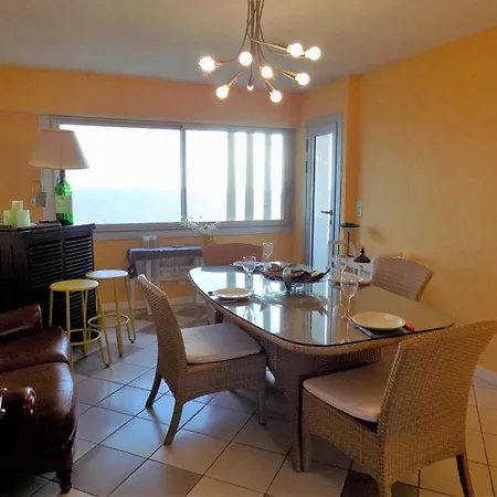 Apartment - Pleine Vue Pour Cet Classe 2 Etoiles - Les Tamaris Royan