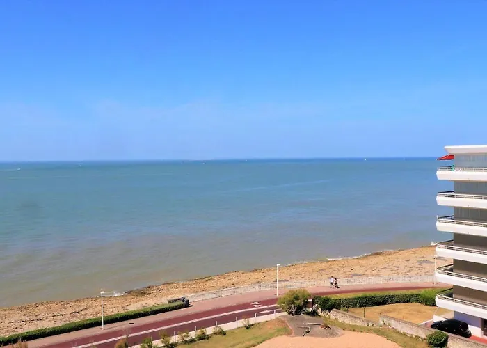 - Pleine Vue Pour Cet Classé 2 étoiles - Les Tamaris Royan