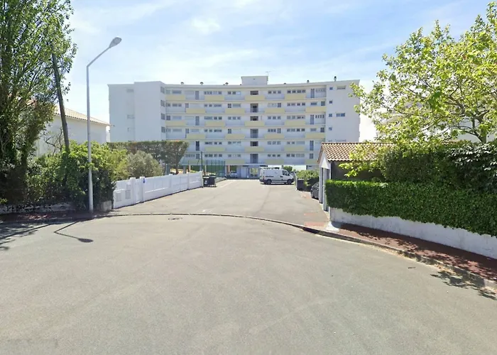 Appartement - Pleine Vue Pour Cet Classé 2 étoiles - Les Tamaris Royan